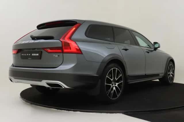 Volvo V90 (2020) thumbnail 2