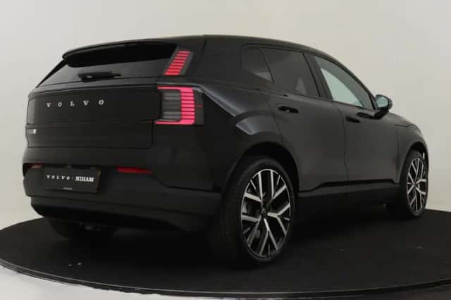 Volvo EX30 (2025) thumbnail 2