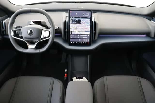Volvo EX30 (2025) thumbnail 3