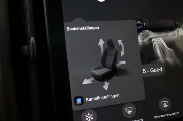 Volvo EX30 (2025) thumbnail 25