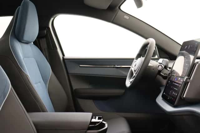 Volvo EX30 (2025) thumbnail 7