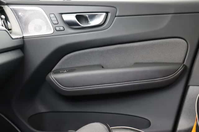 Volvo XC60 (2023) thumbnail 19