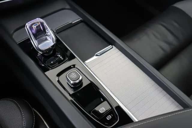 Volvo XC60 (2023) thumbnail 24