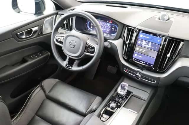 Volvo XC60 (2023) thumbnail 5