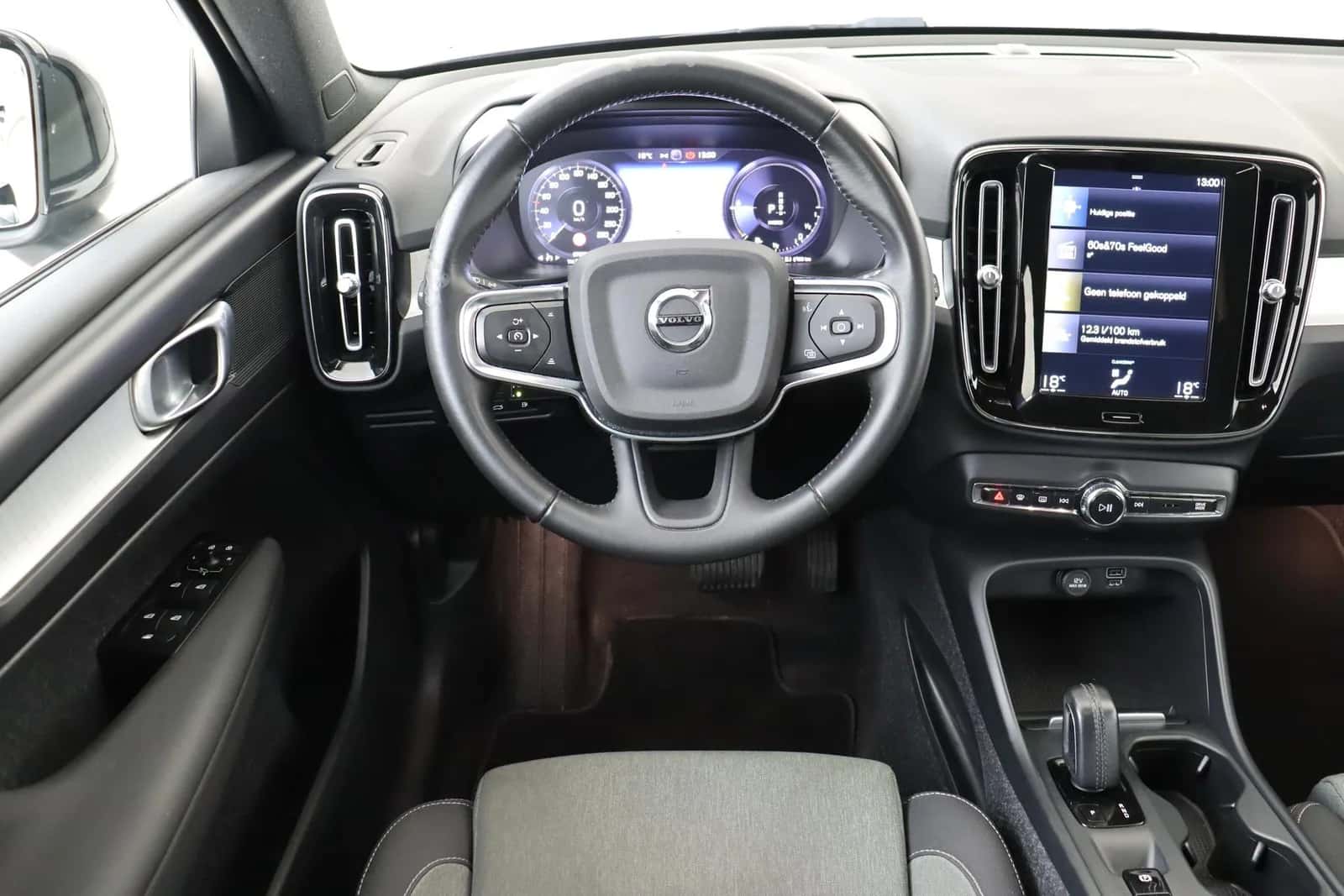 Volvo XC40 (2020) — foto 1