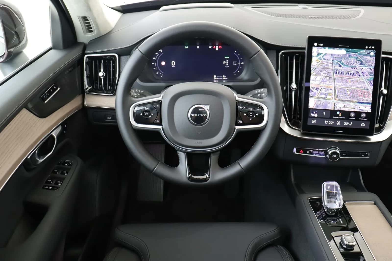 Volvo XC90 (2025) — foto 1