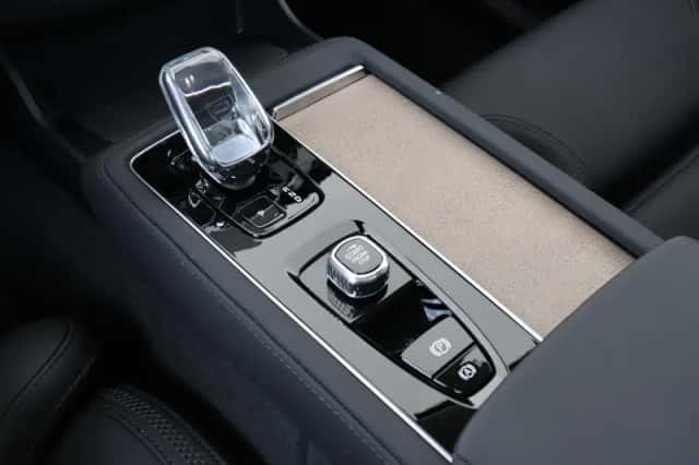Volvo XC90 (2025) thumbnail 39