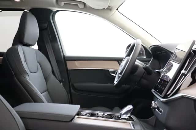 Volvo XC90 (2025) thumbnail 7