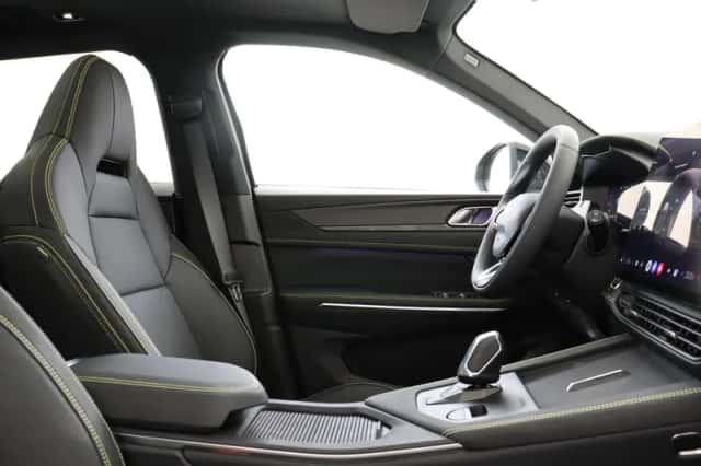 Lynk & Co 01 (2025) thumbnail 7