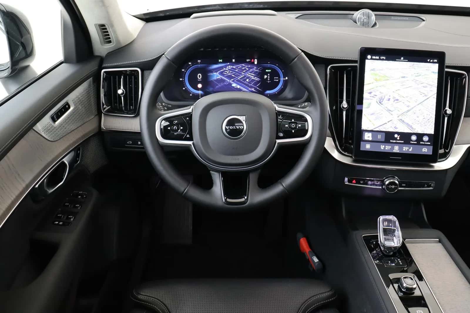 Volvo XC90 (2025) — foto 1