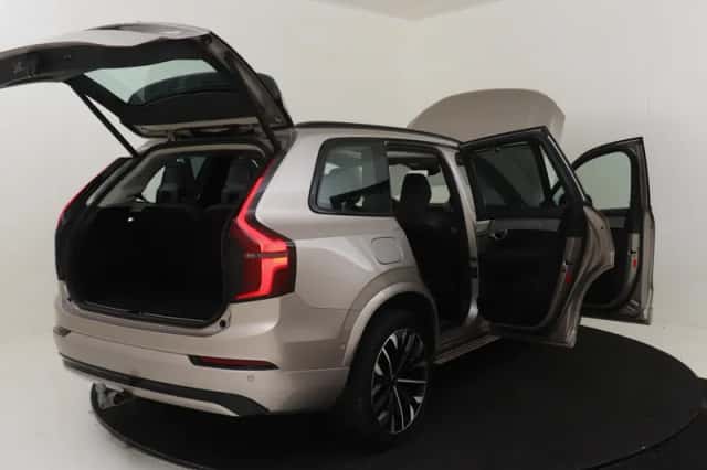 Volvo XC90 (2025) thumbnail 18