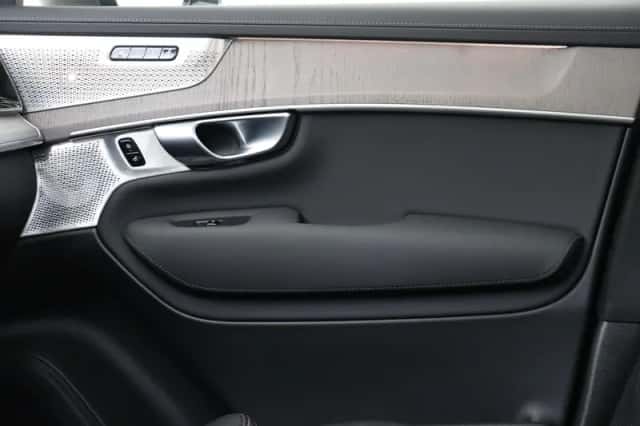 Volvo XC90 (2025) thumbnail 25