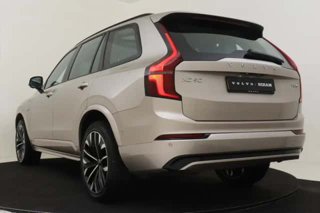 Volvo XC90 (2025) thumbnail 4