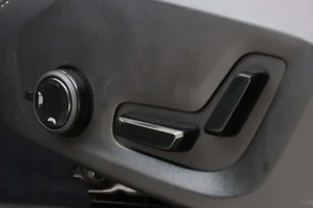Volvo XC90 (2025) thumbnail 32