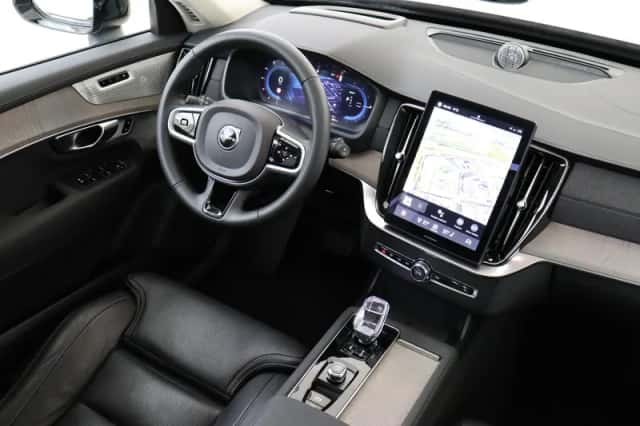 Volvo XC90 (2025) thumbnail 5