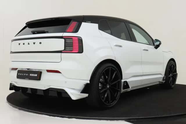 Volvo EX30 (2025) thumbnail 2