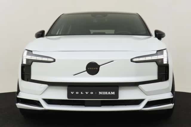 Volvo EX30 (2025) thumbnail 12