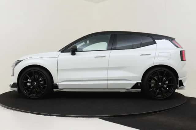 Volvo EX30 (2025) thumbnail 8