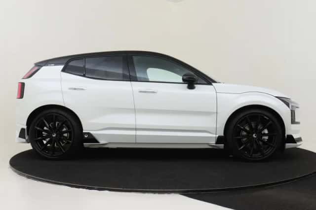 Volvo EX30 (2025) thumbnail 10