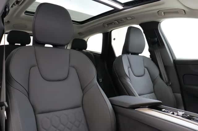 Volvo XC60 (2025) thumbnail 11