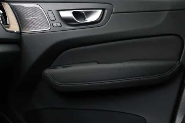Volvo XC60 (2025) thumbnail 23
