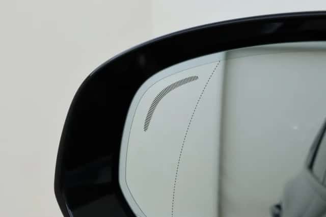 Volvo XC60 (2025) thumbnail 32
