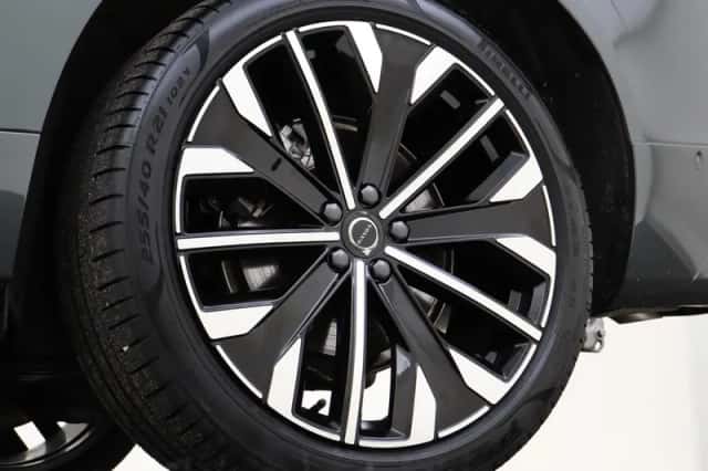 Volvo XC60 (2025) thumbnail 40