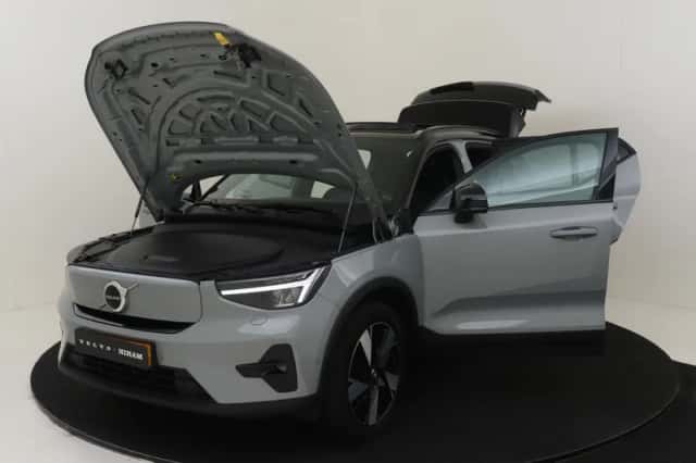 Volvo XC40 (2024) thumbnail 16