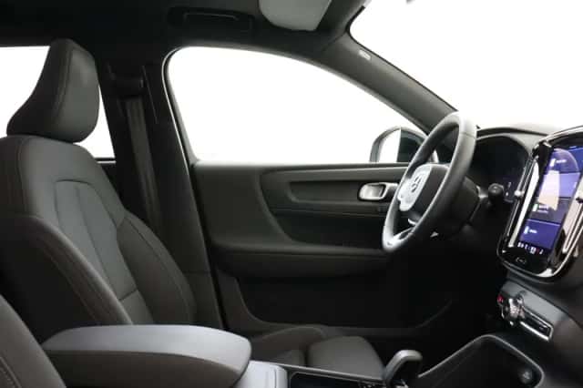 Volvo XC40 (2024) thumbnail 7