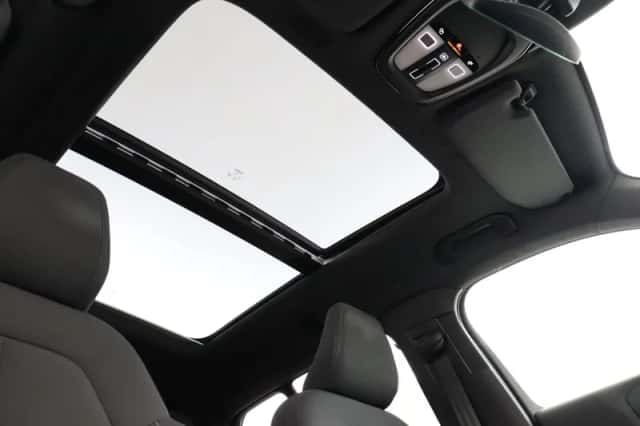 Volvo XC40 (2024) thumbnail 9