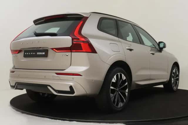 Volvo XC60 (2025) thumbnail 2