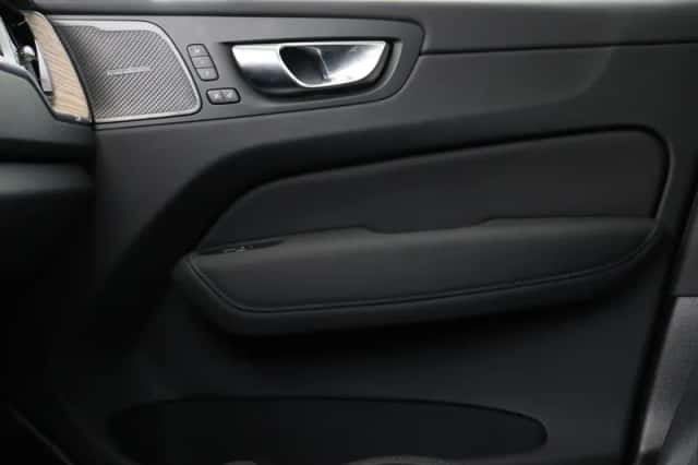 Volvo XC60 (2025) thumbnail 23