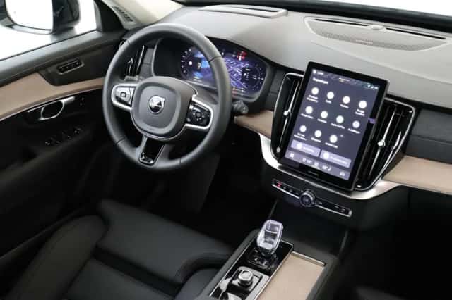 Volvo XC90 (2025) thumbnail 6