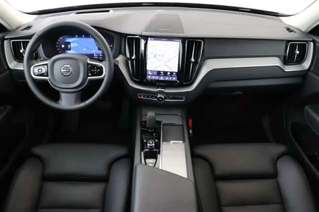 Volvo XC60 (2025) thumbnail 3