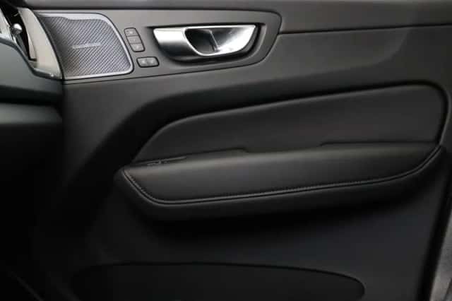 Volvo XC60 (2025) thumbnail 23