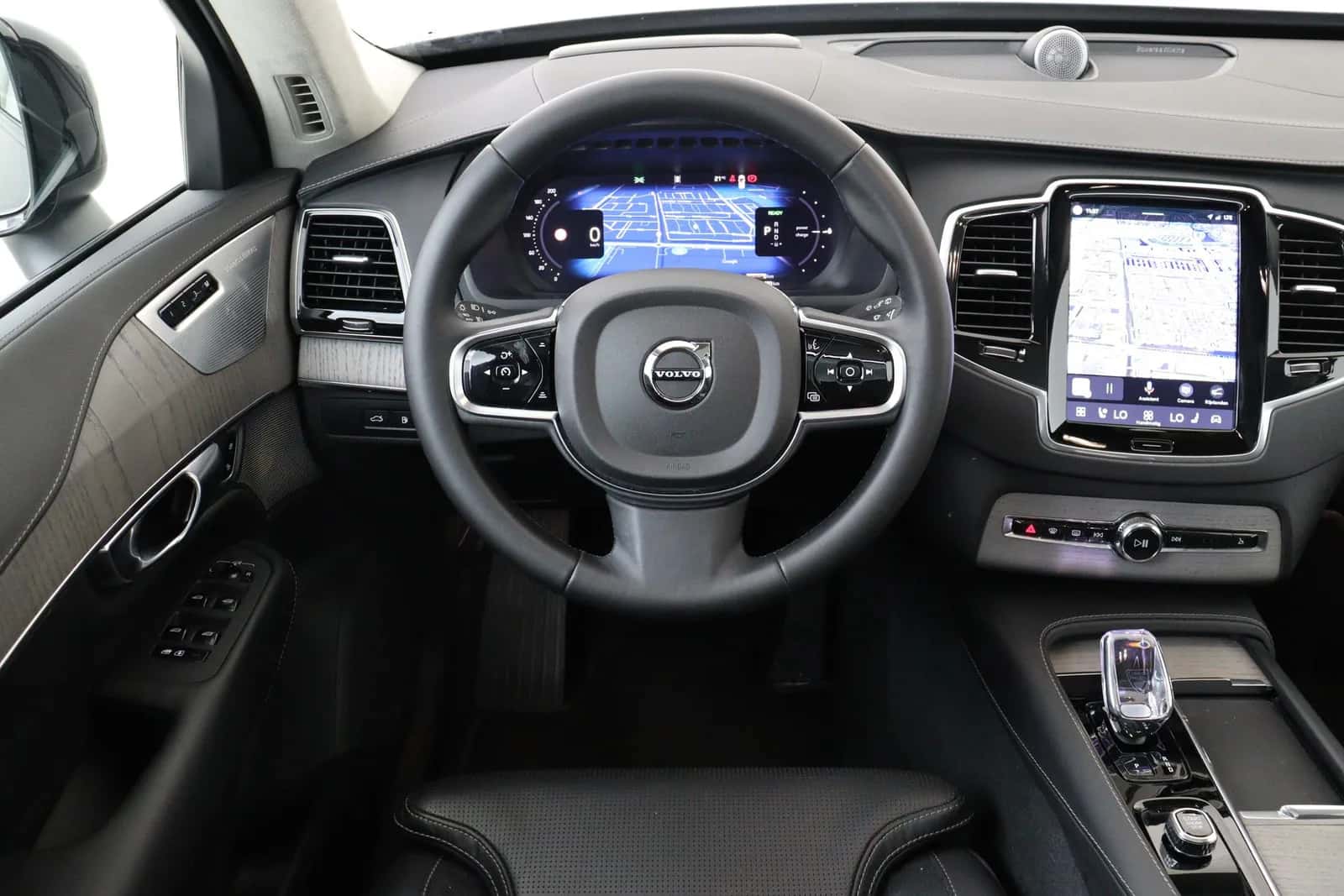 Volvo XC90 (2024) — foto 1