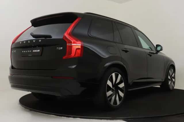Volvo XC90 (2024) thumbnail 2