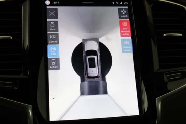 Volvo XC90 (2024) thumbnail 23