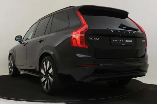 Volvo XC90 (2024) thumbnail 4