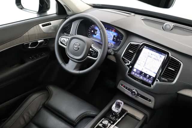 Volvo XC90 (2024) thumbnail 5