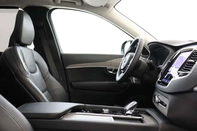 Volvo XC90 (2024) thumbnail 7