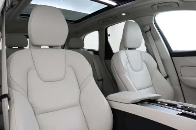 Volvo XC60 (2024) thumbnail 11