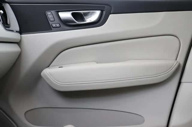 Volvo XC60 (2024) thumbnail 21