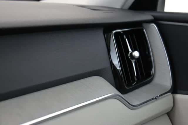 Volvo XC60 (2024) thumbnail 24