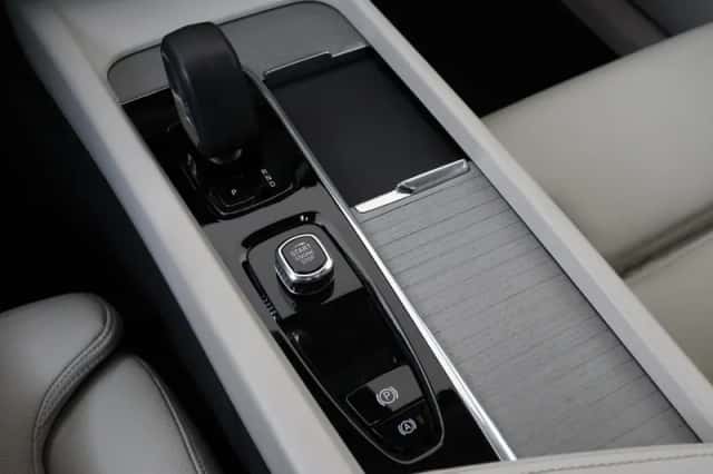 Volvo XC60 (2024) thumbnail 25