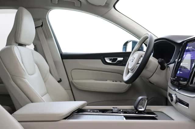Volvo XC60 (2024) thumbnail 7