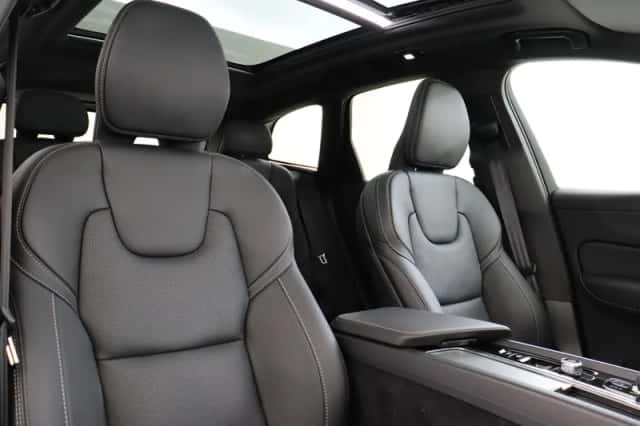 Volvo XC60 (2025) thumbnail 11