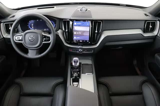 Volvo XC60 (2025) thumbnail 3