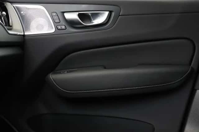Volvo XC60 (2025) thumbnail 21