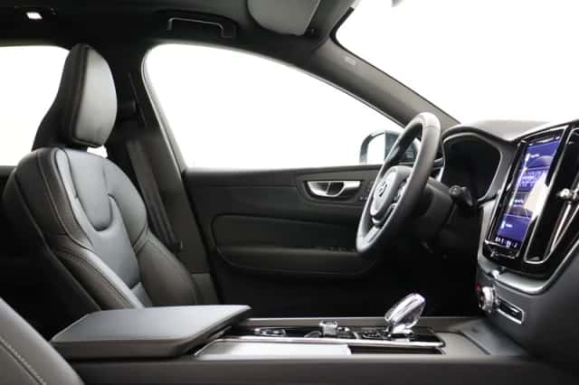 Volvo XC60 (2025) thumbnail 7
